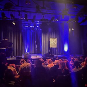 Klasse 10b bei Poesie und Pommes im Franz K