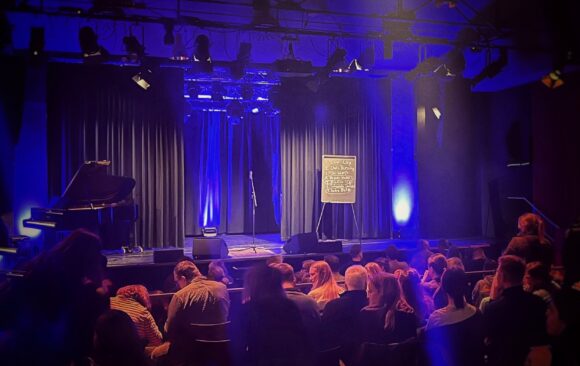 Klasse 10b bei Poesie und Pommes im Franz K