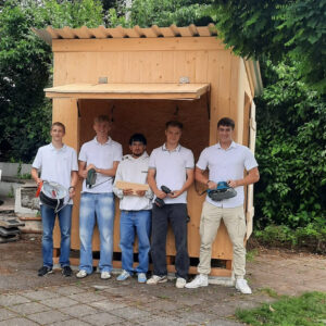 Holzhütte als neuer Verkaufsstand gebaut