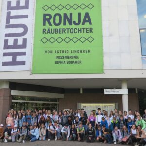Theaterfahrt der 6. Klasse nach Stuttgart: Ein unvergesslicher Tag mit Ronja Räubertochter