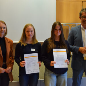 Zertifikatsübergabe durch Staatssekretärin Sandra Boser und Staatssekretär Dr. André Baumann im Innenministerium Stuttgart