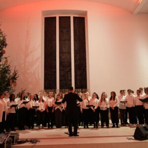 Musikalischer Weihnachtszauber mit fast 200 Schüler*innen