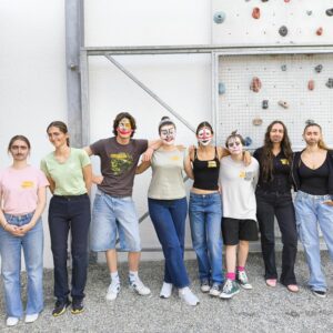 Geschlechtertausch und Clownerie: Maskenbildnerei-Workshop