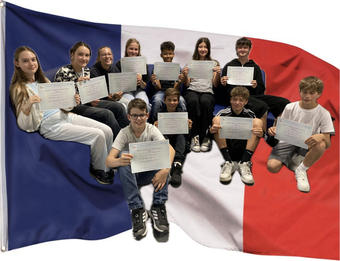 Félicitations zum bestandenen DELF-Diplom!